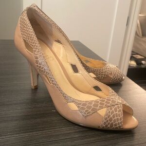 Ivanka Trump pumps size 7